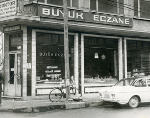 Büyük Eczane